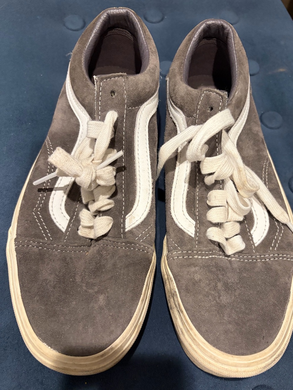 Vans Men’s Old Skool Suede Sneakers - Gray with White Stripe size 8